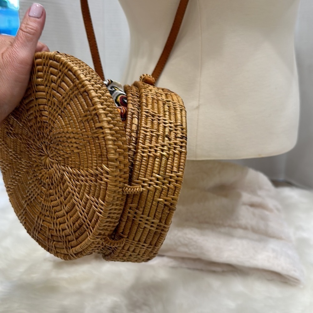 EUC Amerii Handwoven Rattan Bag - Picture 7 of 14